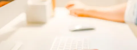 Se former dans une école de management du sport pour devenir journaliste sportif